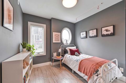 Photo 19 at TH40 - 93 The Queensway Avenue, Swansea, Toronto