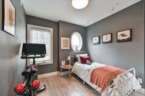 Photo 20 at TH40 - 93 The Queensway Avenue, Swansea, Toronto
