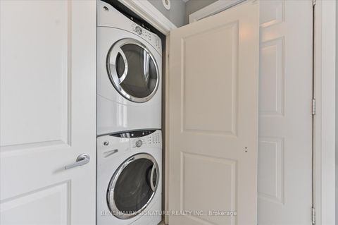 Photo 25 at TH40 - 93 The Queensway Avenue, Swansea, Toronto