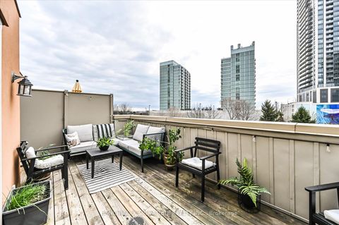Photo 27 at TH40 - 93 The Queensway Avenue, Swansea, Toronto