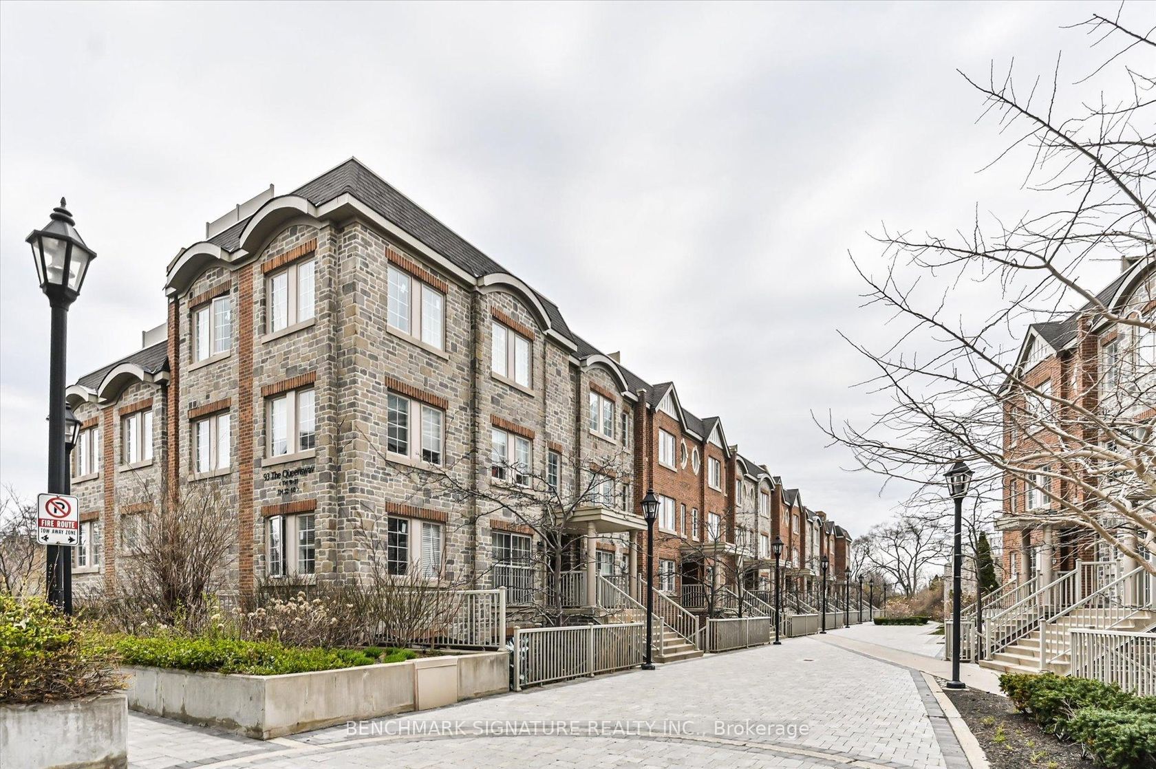 TH40 - 93 The Queensway Avenue, Swansea, Toronto 