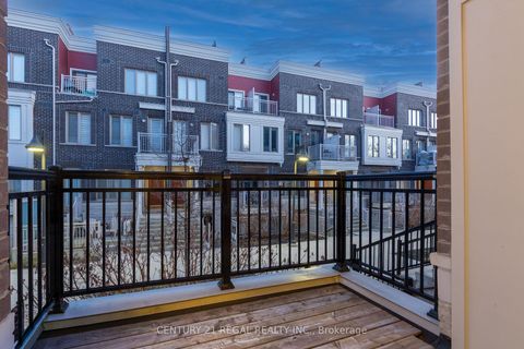 Photo 3 at 21 - 150 Long Branch Avenue, Long Branch, Toronto