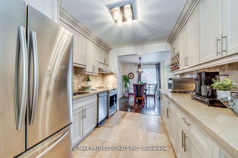 Photo 9 at 51 - 4345 Bloor Street W, Markland Wood, Toronto