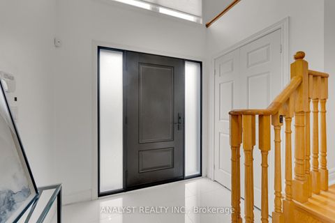 Photo 3 at 182 Buena Vista Drive, Sonoma Heights, Vaughan