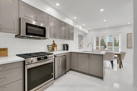 Photo 8 at 182 Buena Vista Drive, Sonoma Heights, Vaughan