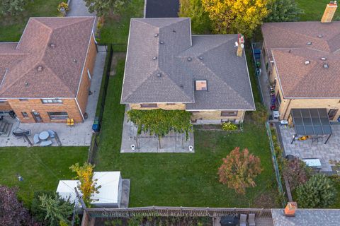 Photo 3 at 34 Euphrasia Drive, Glen Park, Toronto