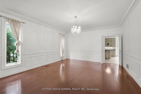 Photo 3 at 48 Berkindale Drive, Windfields, Toronto