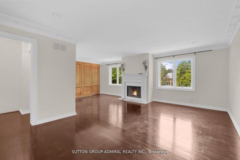 Photo 15 at 48 Berkindale Drive, Windfields, Toronto