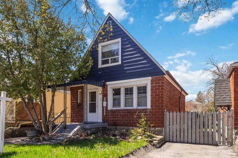Photo 1 at 72 Manderley Drive, Cliffside, Toronto
