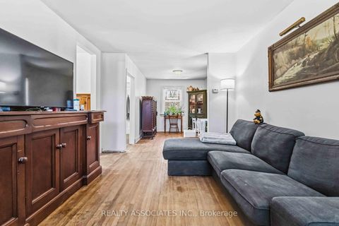 Photo 3 at 72 Manderley Drive, Cliffside, Toronto