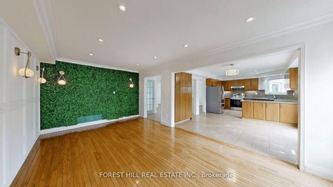 Photo 4 at 47 Edenbridge Drive, Beverley Glen, Vaughan
