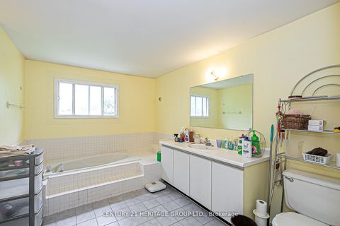 Photo 14 at 261 Badessa Circle, Brownridge, Vaughan