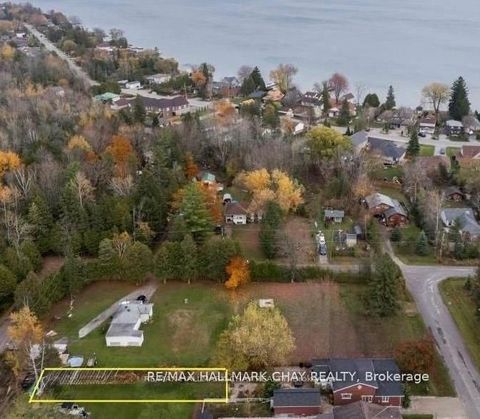 Photo 2 at 1045 Larch Street, Rural Innisfil, Innisfil