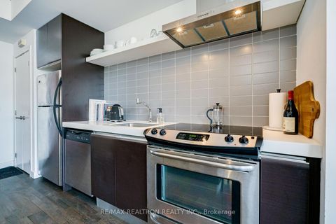 Photo 5 at 1003 - 75 Portland Street, Waterfront Communities C1, Toronto