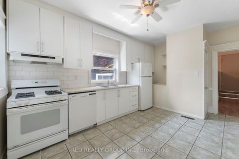 Photo 10 at 89 Beatrice Street, Bellwoods, Toronto