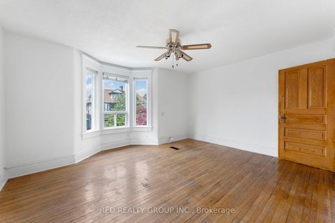 Photo 11 at 89 Beatrice Street, Bellwoods, Toronto