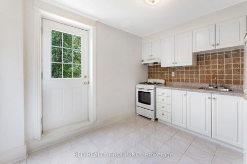 Photo 17 at 89 Beatrice Street, Bellwoods, Toronto
