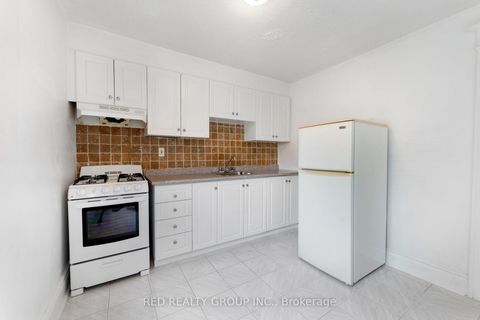 Photo 18 at 89 Beatrice Street, Bellwoods, Toronto
