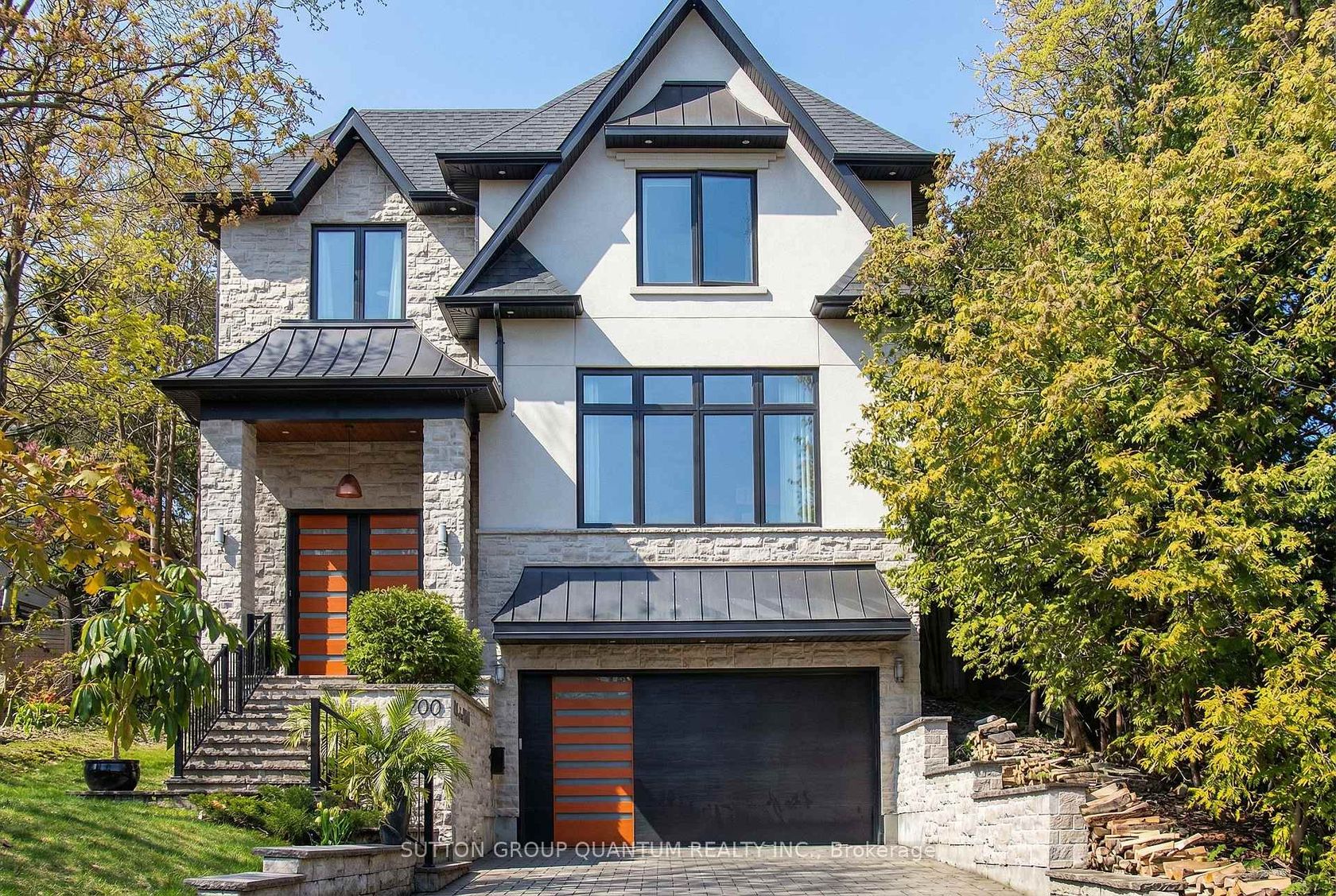 700 Hillcrest Road, West Shore, Pickering photo number 2