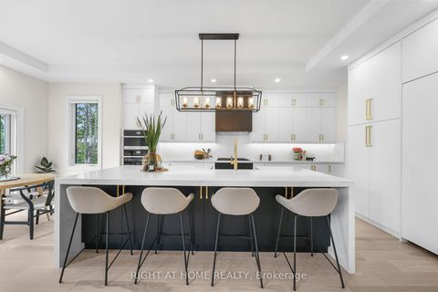 Photo 2 at 262 Senlac Road, Willowdale West, Toronto