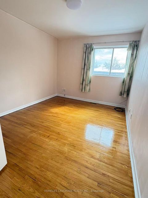 Photo 5 at 14 - 86 CASTLEBURY Crescent, Steeles, Toronto
