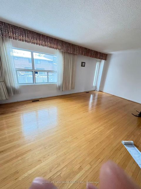 Photo 7 at 14 - 86 CASTLEBURY Crescent, Steeles, Toronto