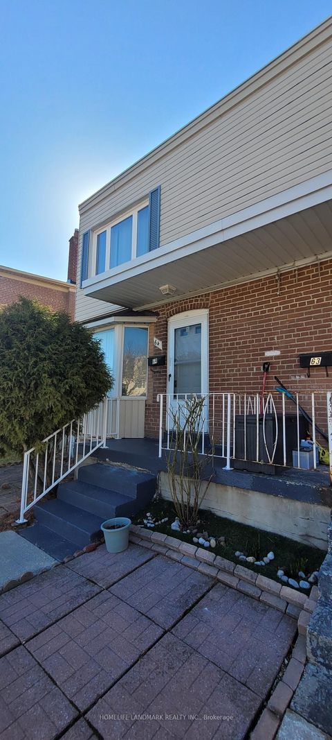 Photo 2 at 64 - 740 Kennedy Road, Ionview, Toronto