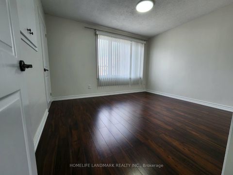 Photo 13 at 64 - 740 Kennedy Road, Ionview, Toronto
