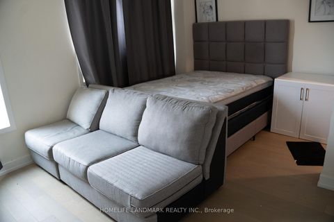 Photo 11 at 110 William Duncan Road, CFB, Toronto