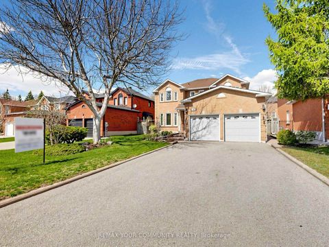 Photo 1 at 142 Waterside Crescent, Maple, Vaughan