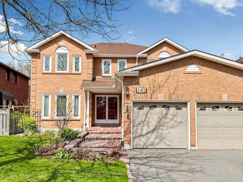 Photo 2 at 142 Waterside Crescent, Maple, Vaughan