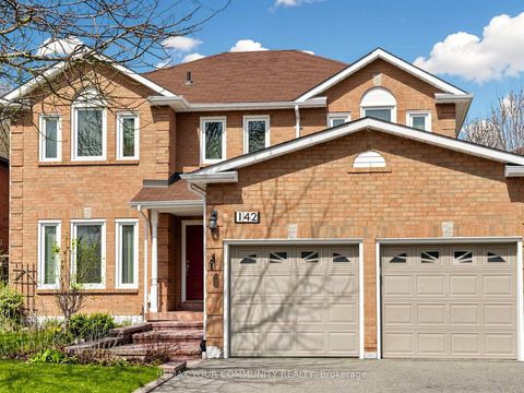 Photo 5 at 142 Waterside Crescent, Maple, Vaughan
