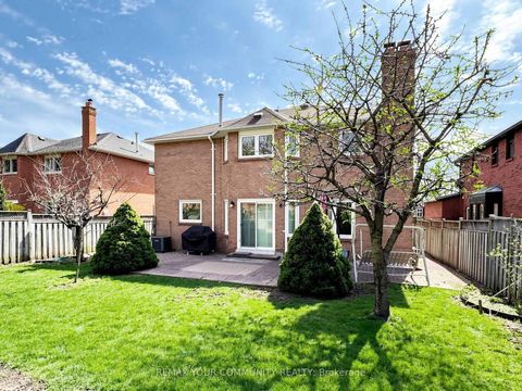 Photo 11 at 142 Waterside Crescent, Maple, Vaughan