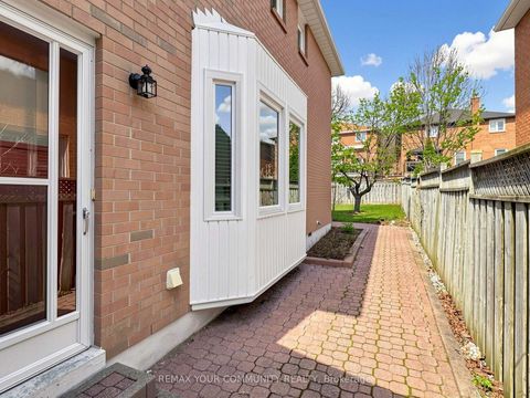 Photo 13 at 142 Waterside Crescent, Maple, Vaughan