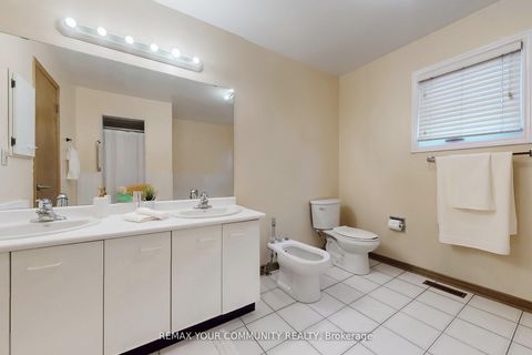 Photo 37 at 142 Waterside Crescent, Maple, Vaughan
