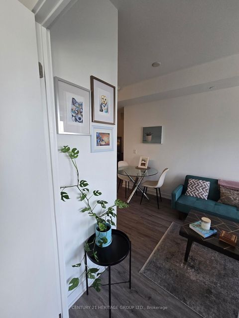 Photo 7 at 304 - 630 Greenwood Avenue, Coxwell, Toronto