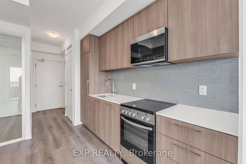 Photo 7 at 908B - 7437 Kingston Road, Rouge E11, Toronto