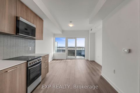 Photo 13 at 908B - 7437 Kingston Road, Rouge E11, Toronto