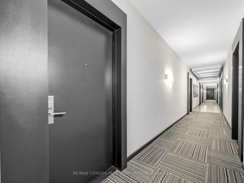 Photo 2 at 412 - 478 King Street W, Waterfront Communities C1, Toronto