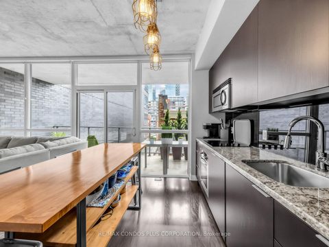 Photo 9 at 412 - 478 King Street W, Waterfront Communities C1, Toronto