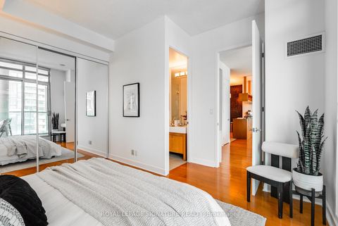 Photo 19 at 3803 - 81 Navy Wharf Court, Waterfront Communities C1, Toronto