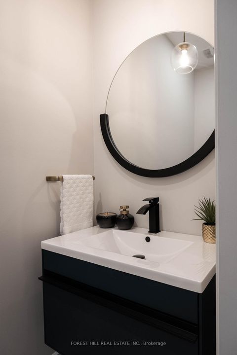 Photo 15 at 97 Bristlewood Crescent, Patterson, Vaughan