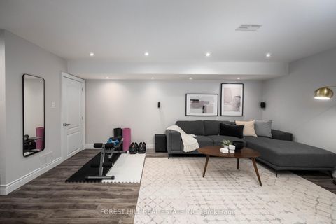 Photo 34 at 97 Bristlewood Crescent, Patterson, Vaughan