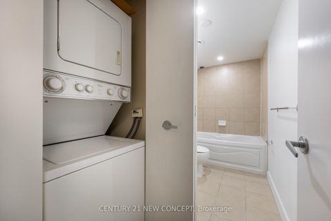 Photo 5 at 501 - 381 Front Street W, Waterfront Communities C1, Toronto