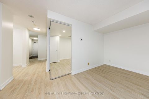 Photo 10 at 501 - 381 Front Street W, Waterfront Communities C1, Toronto