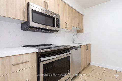 Photo 11 at 501 - 381 Front Street W, Waterfront Communities C1, Toronto