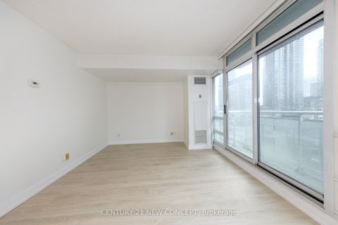 Photo 16 at 501 - 381 Front Street W, Waterfront Communities C1, Toronto