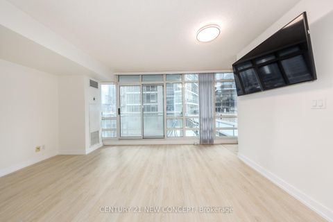 Photo 17 at 501 - 381 Front Street W, Waterfront Communities C1, Toronto