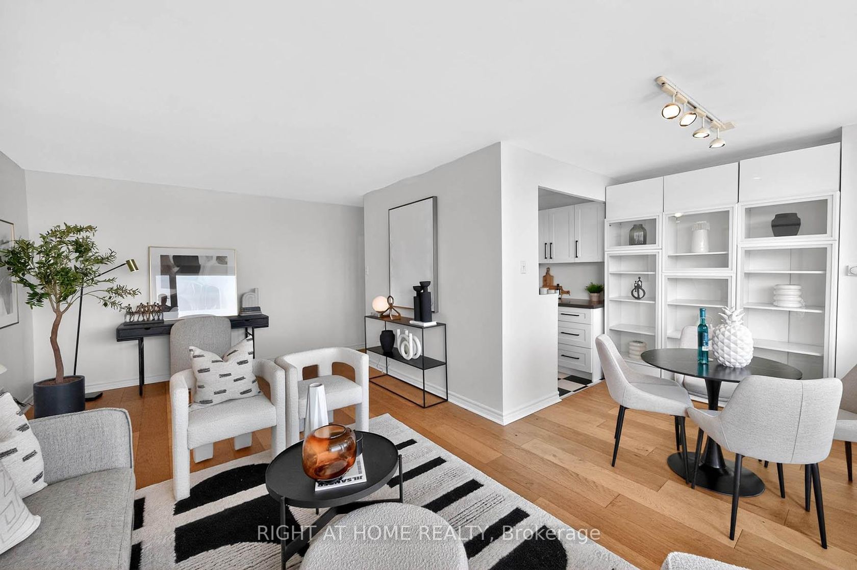 701 - 74 Spadina Road, Annex, Toronto 