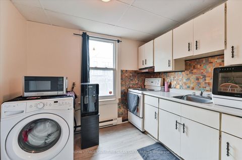 Photo 5 at 840 Sammon Avenue, East York, Toronto